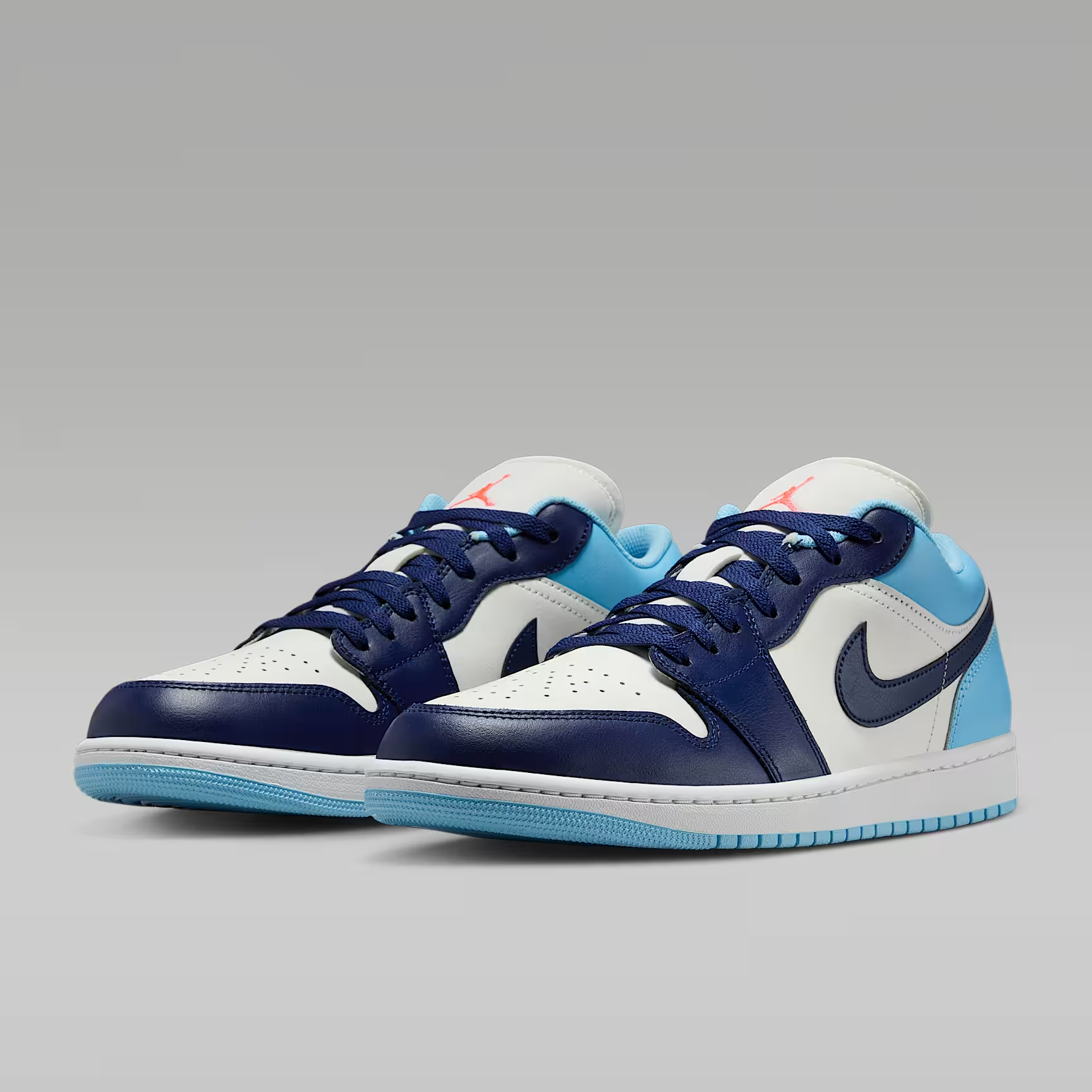 耐克/NIKE男子白蓝撞色AJ1复古缓震休闲百搭低帮板鞋 553558149