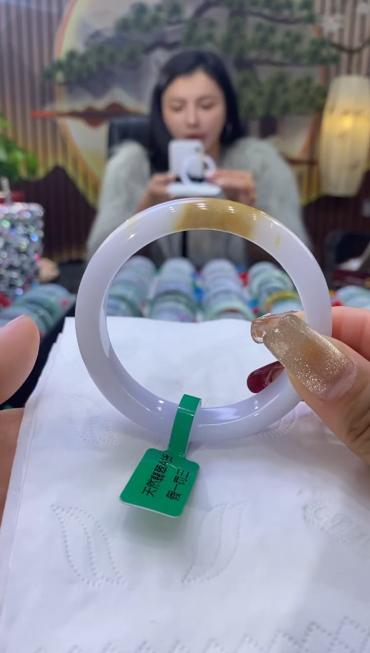 【闪购商品】翡翠手镯未镶嵌多人06422