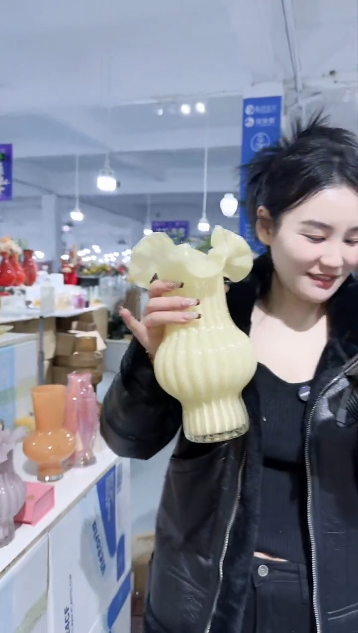 【闪购商品】无铅玻璃DD-褶皱花瓶