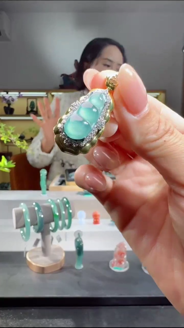 吊坠(不含链)未镶嵌翡翠豆子（多样性发其一）