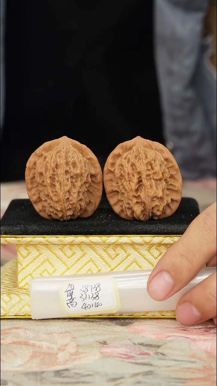 【闪购商品】文玩核桃把件非嫁接马老四