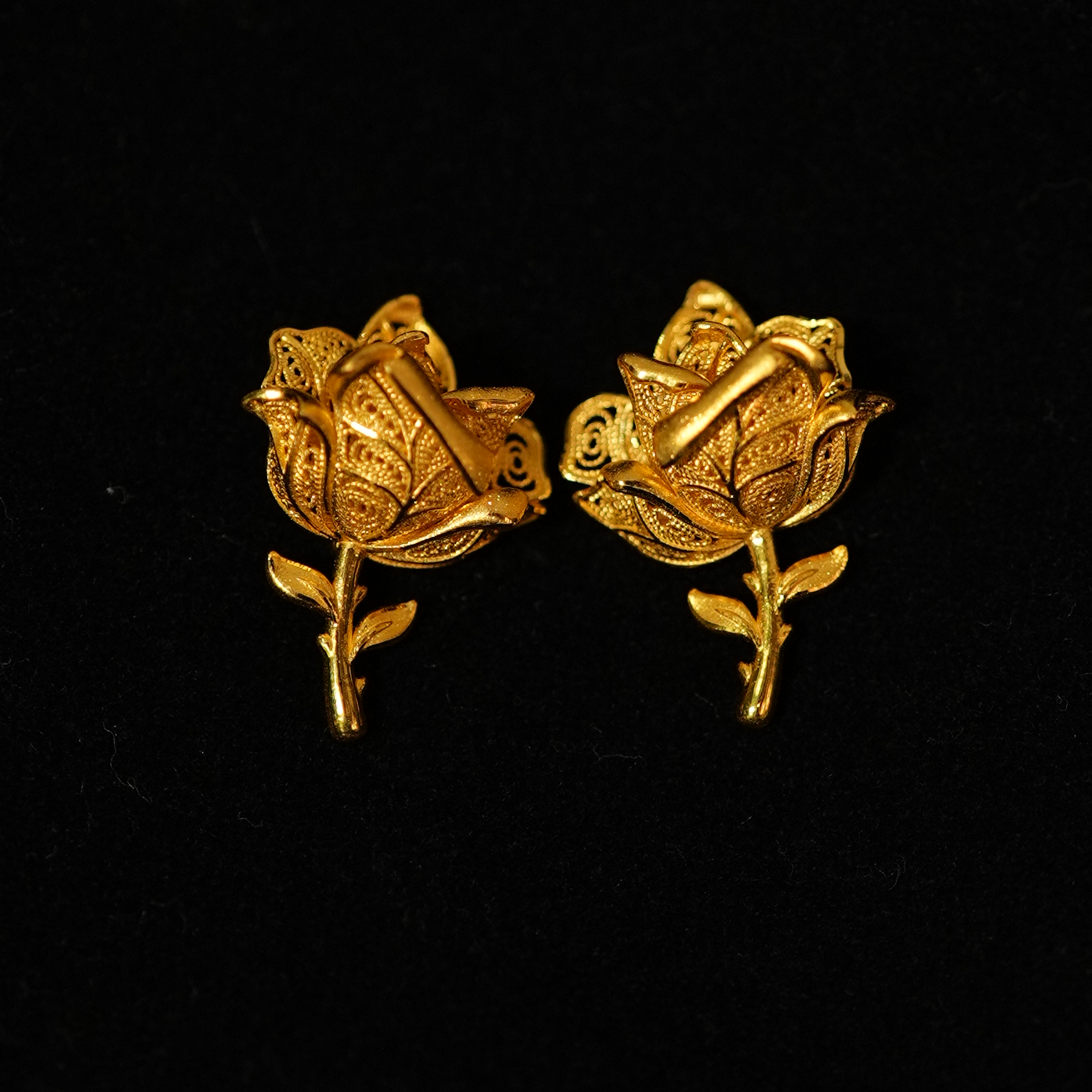 鳳喆錾刻镂空精品工艺设计师款玫瑰花花婚嫁耳钉(一对)足金999