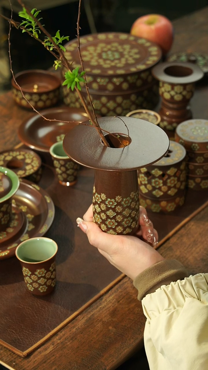 【闪购商品】瓷片李斌 宝相系列 花器