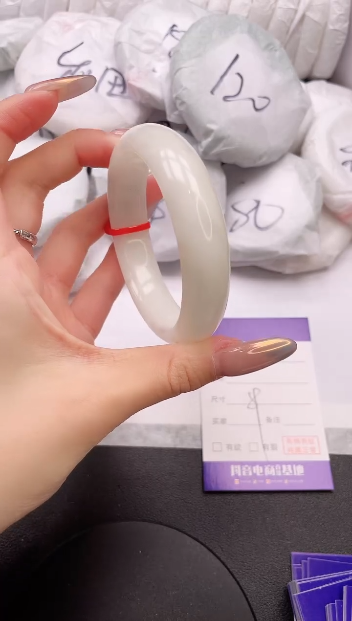 【闪购商品】和田玉手镯未镶嵌28K130-58