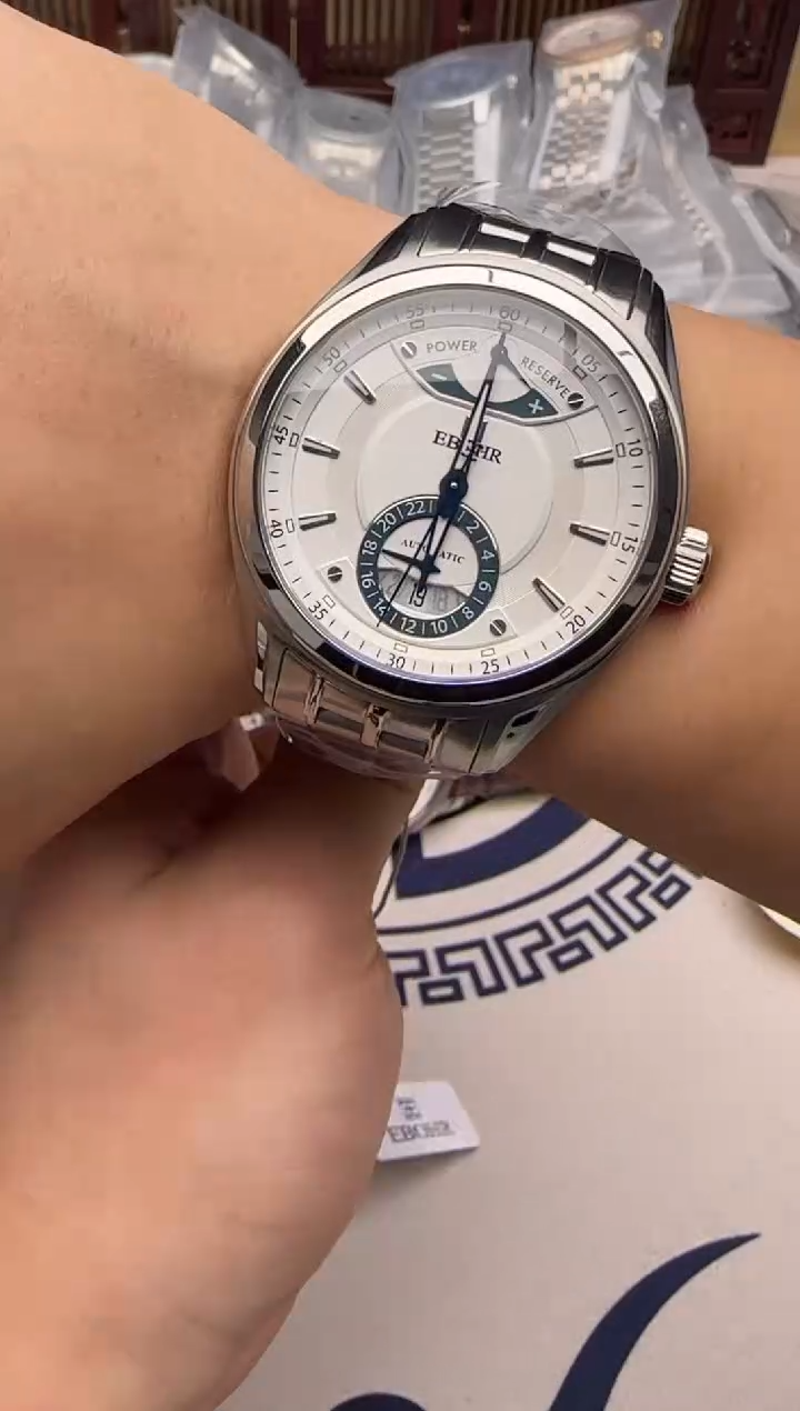 飞驰男士腕表一物一拍