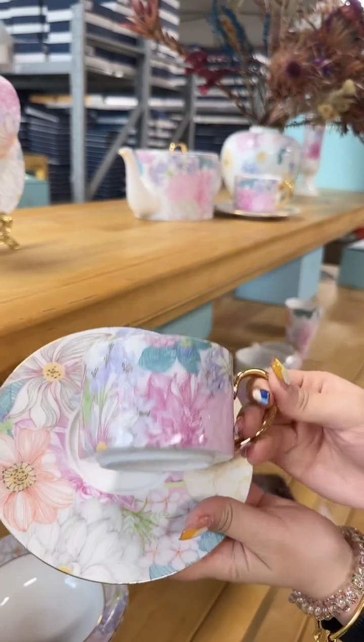 【闪购商品】瓷A179------------