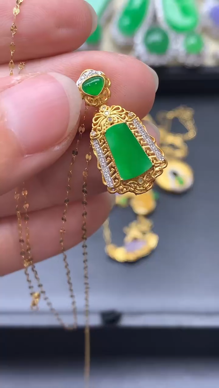 颈饰18K金镶嵌翡翠579-中国好珍宝