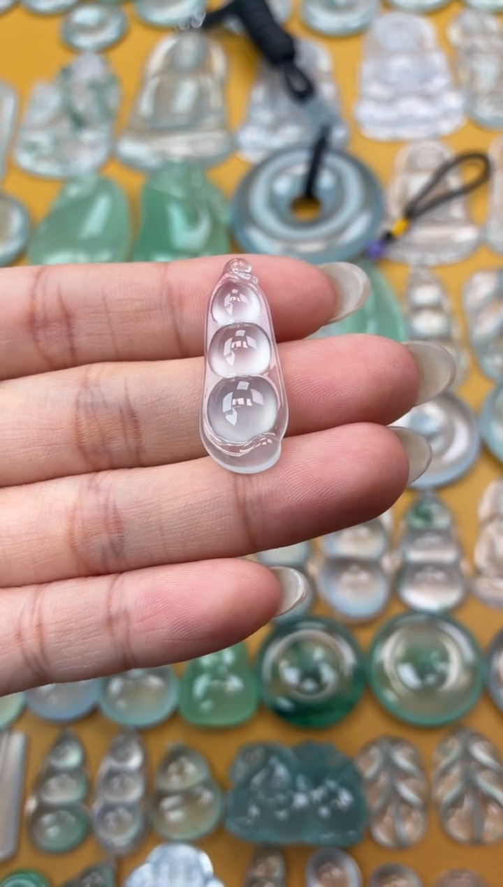 吊坠(不含链)未镶嵌翡翠24 豆子 31.6 12 5.2