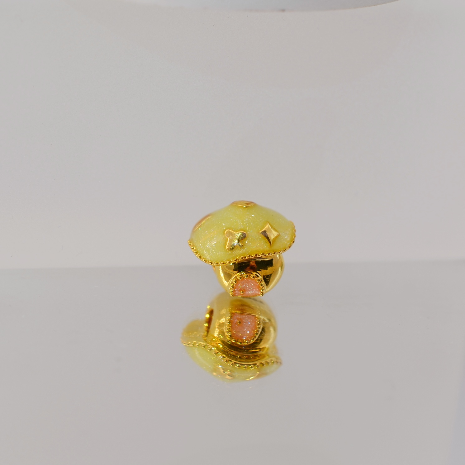 【芷伊】999足金蘑菇屋高9.8mm孔径3.0mm