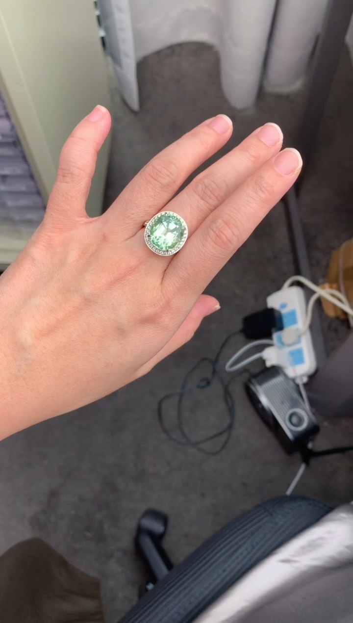 【闪购商品】碧玺戒指18K金镶嵌10.2ct绿碧玺戒指