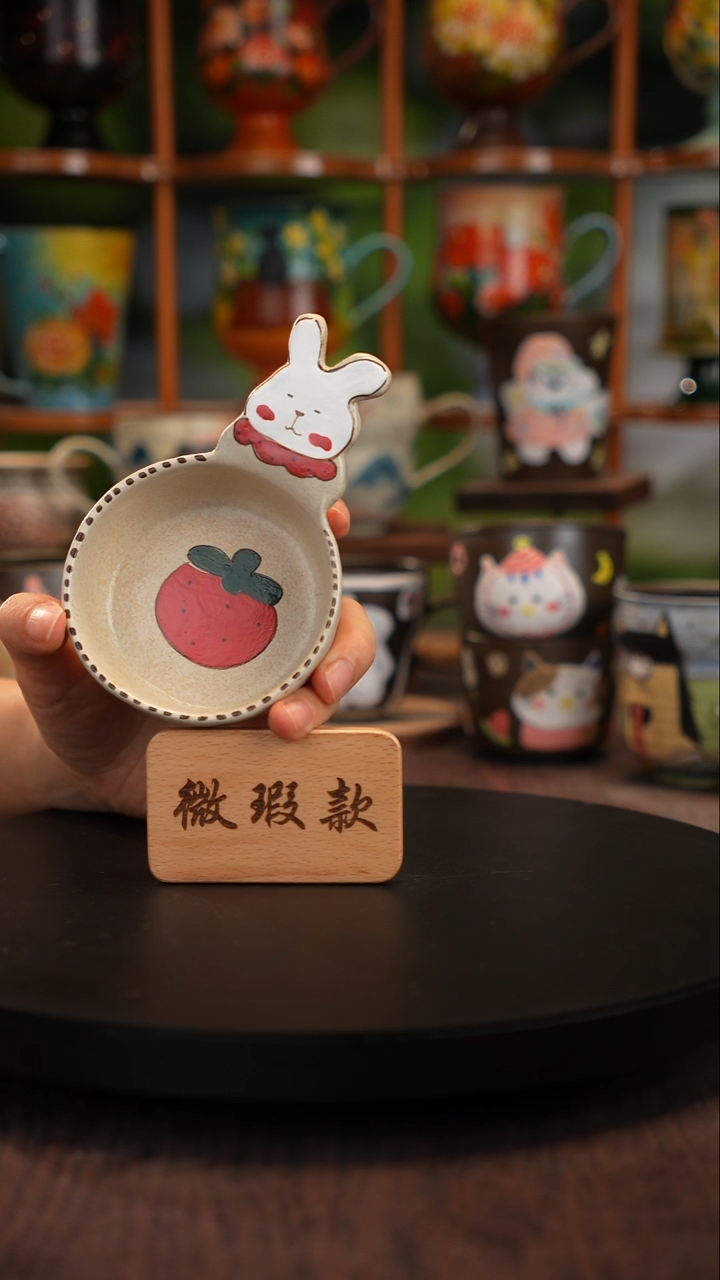 五彩手绘陶瓷微瑕豆勺