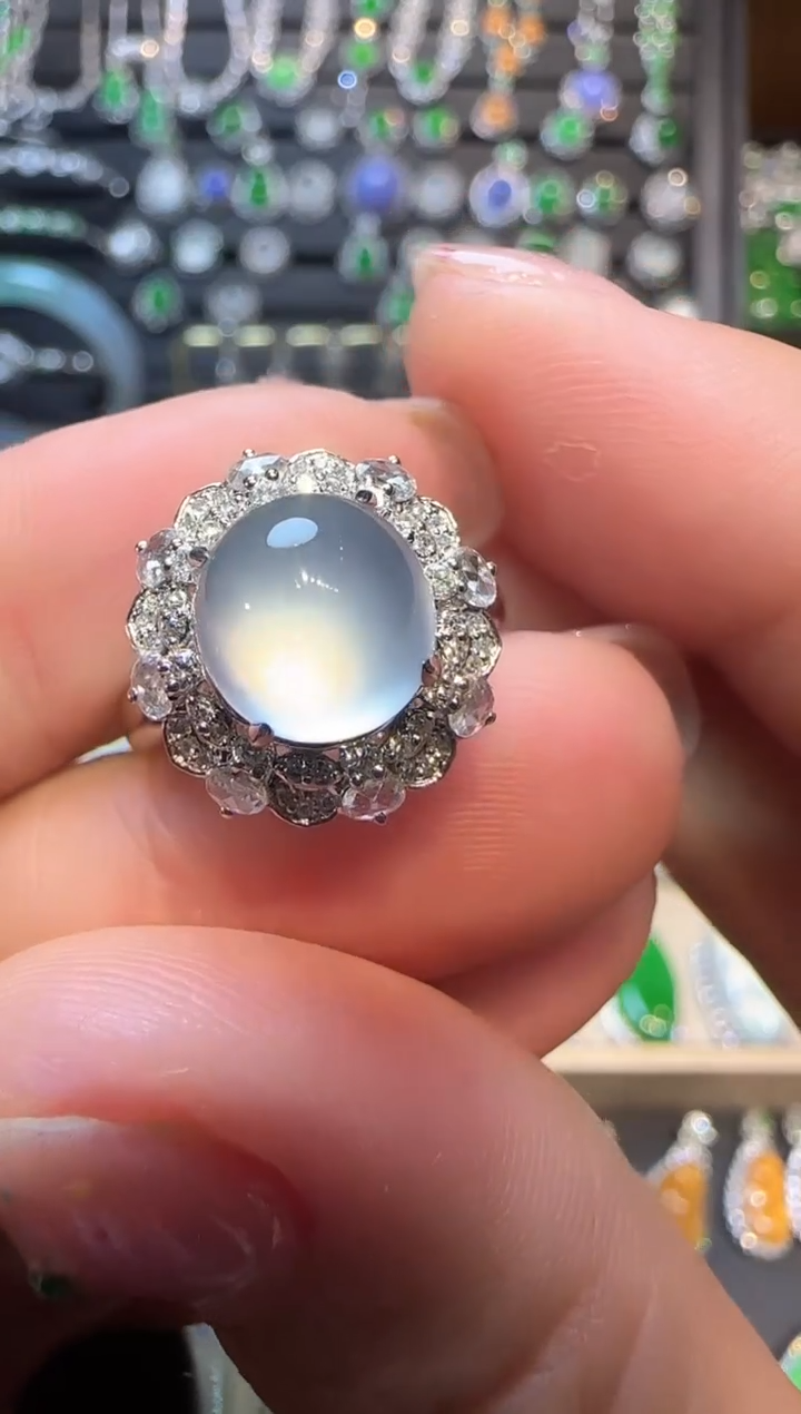 【闪购商品】翡翠戒指18K金镶嵌蛋面