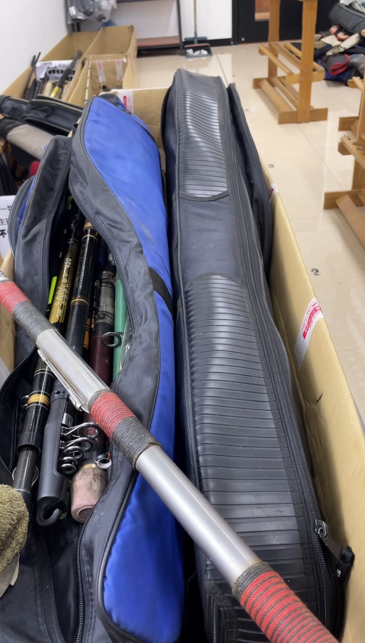 .**来孤品微瑕，以直播间介绍为准，加10元发顺丰。