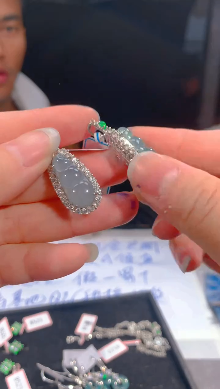 【闪购商品】定制翡翠未镶嵌25定制翡翠，多样性发货（发其一）