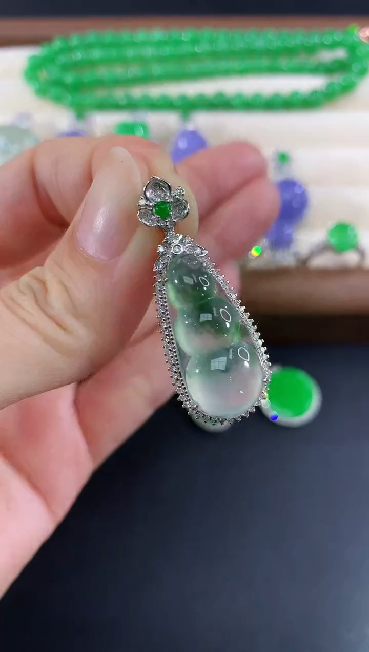 吊坠(不含链)18K金镶嵌翡翠98|9900