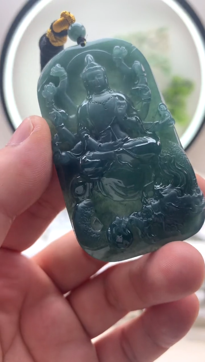 颈饰未镶嵌翡翠千手观音