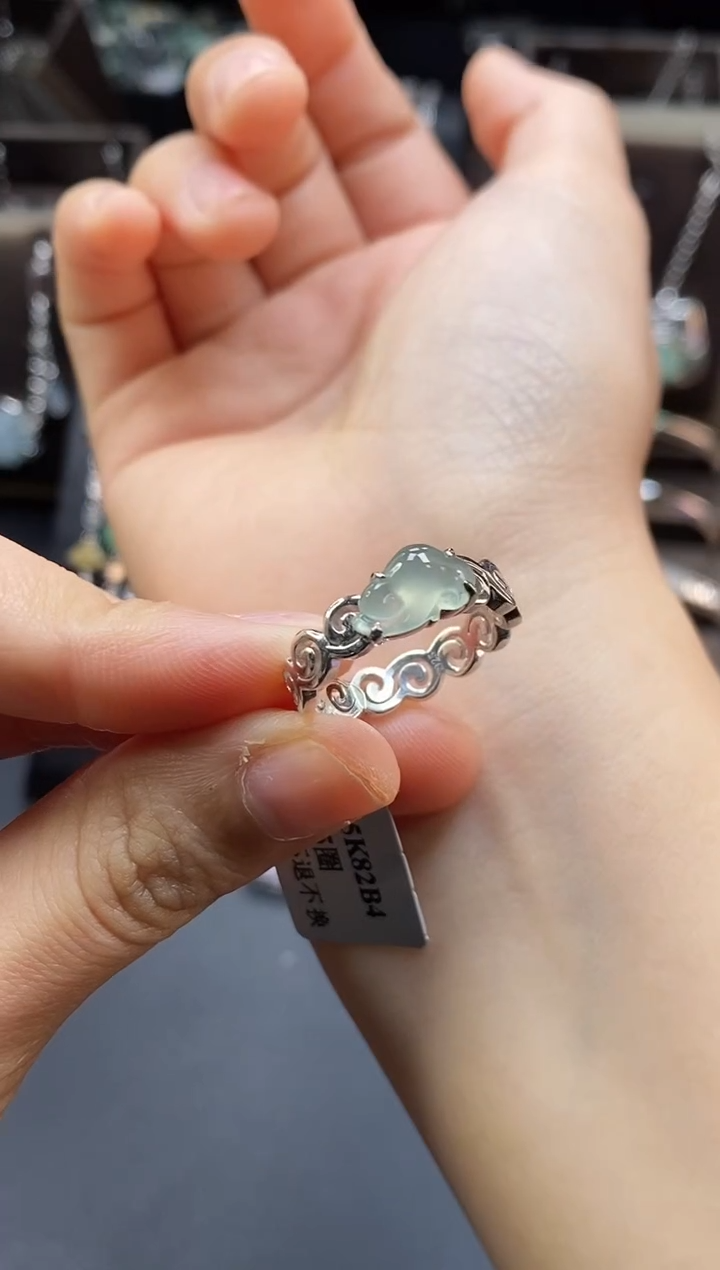 颈饰银S925镶嵌翡翠18770