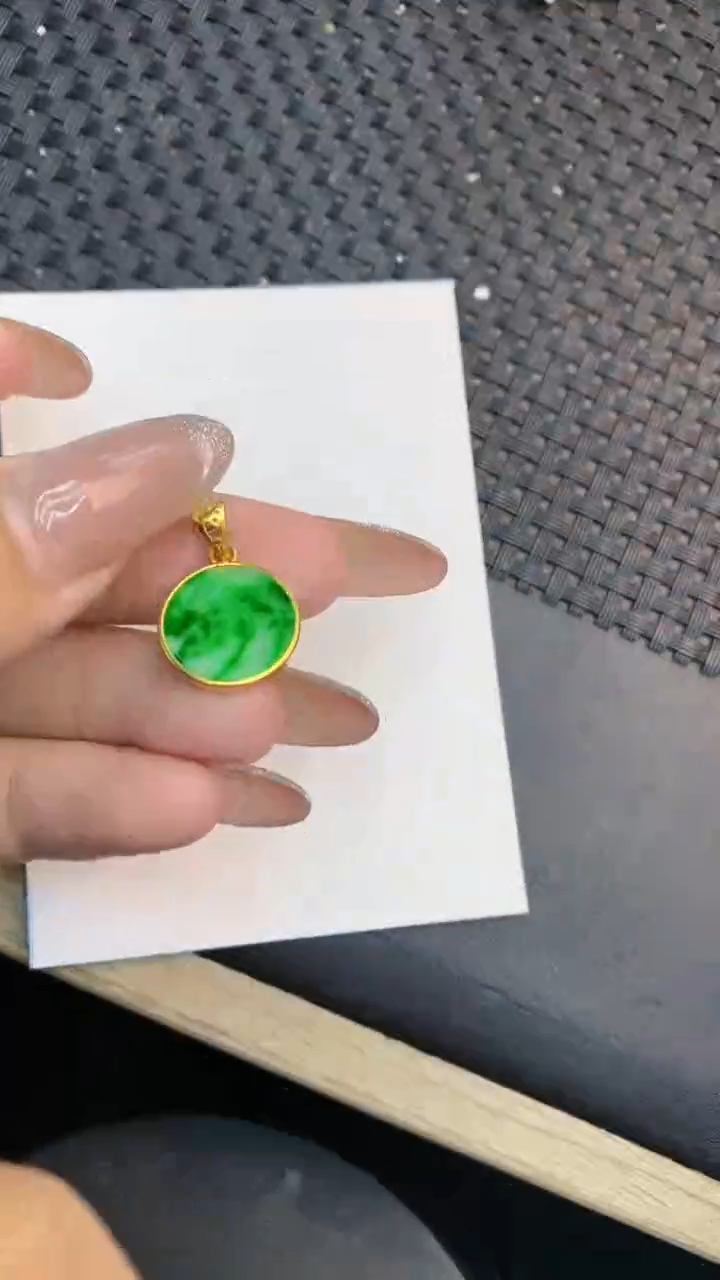 颈饰未镶嵌翡翠1