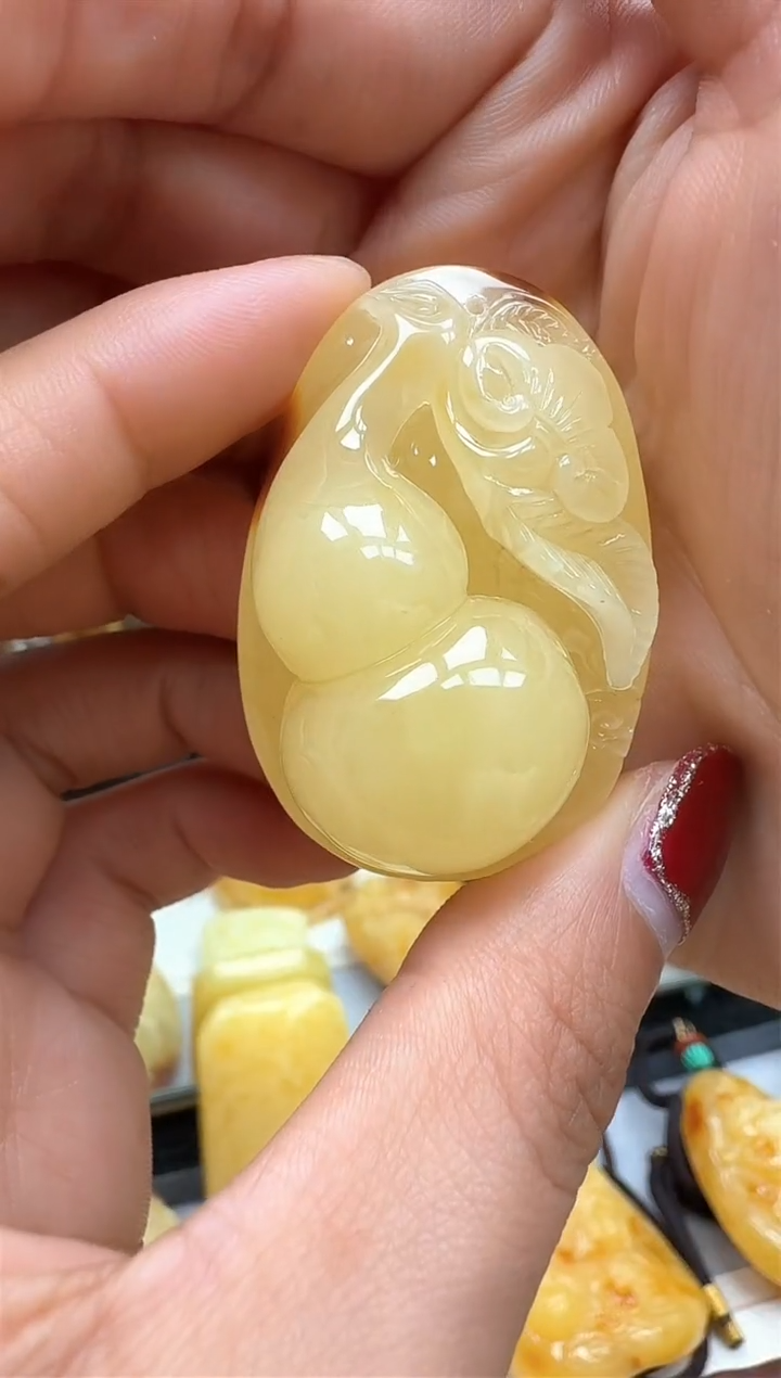 【闪购商品】琥珀裸石未镶嵌挂坠