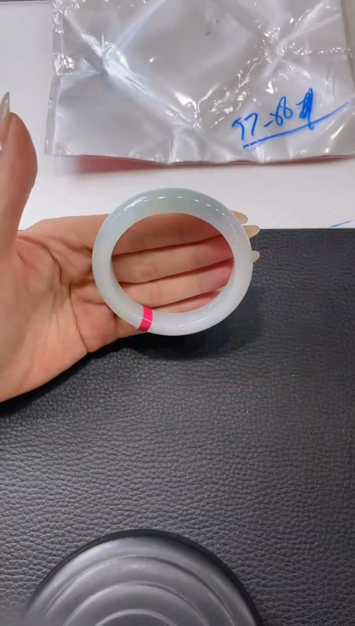 【闪购商品】翡翠手镯未镶嵌手镯