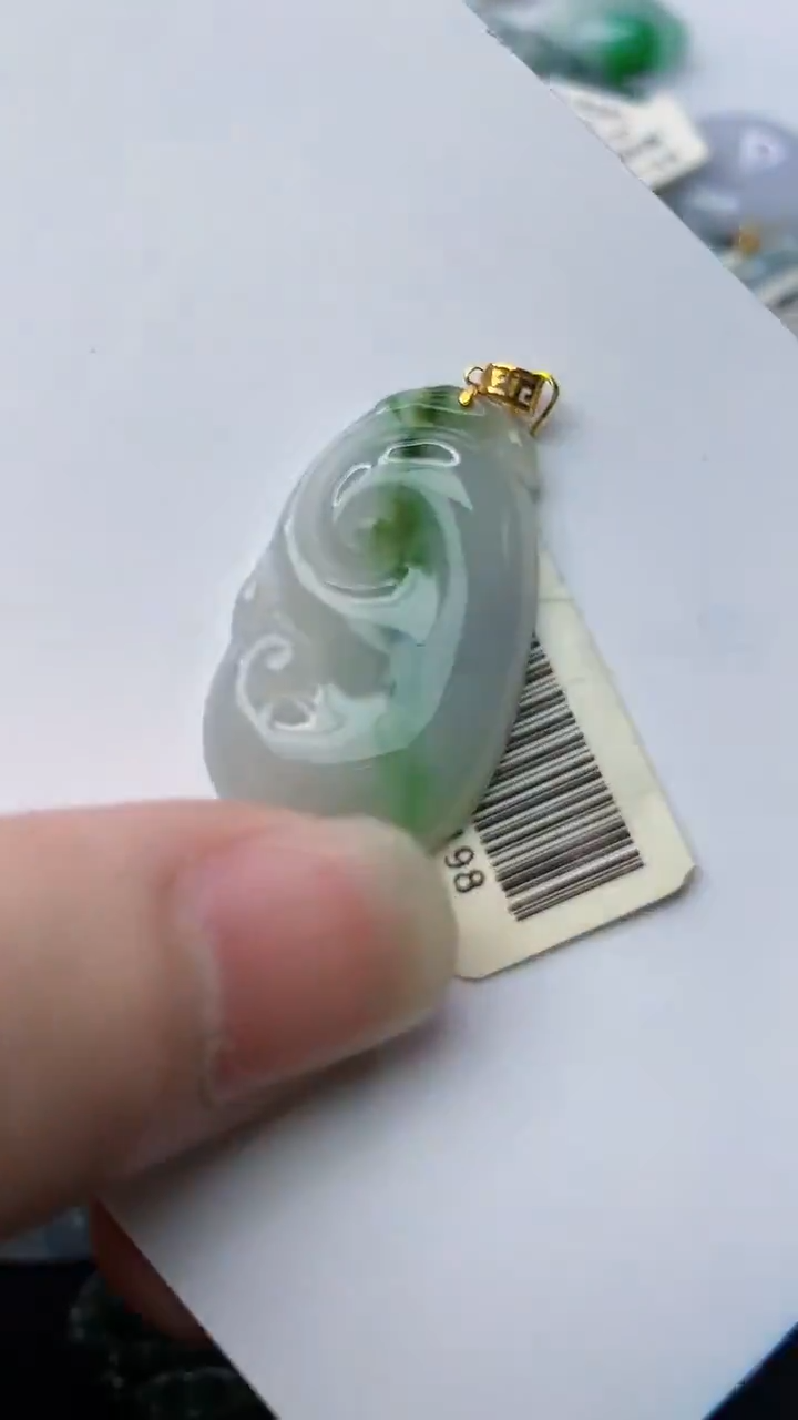 【闪购商品】翡翠颈饰18K金镶嵌40...........