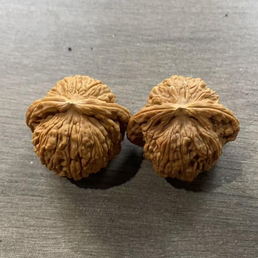 A188鬼魁文玩核桃手把件