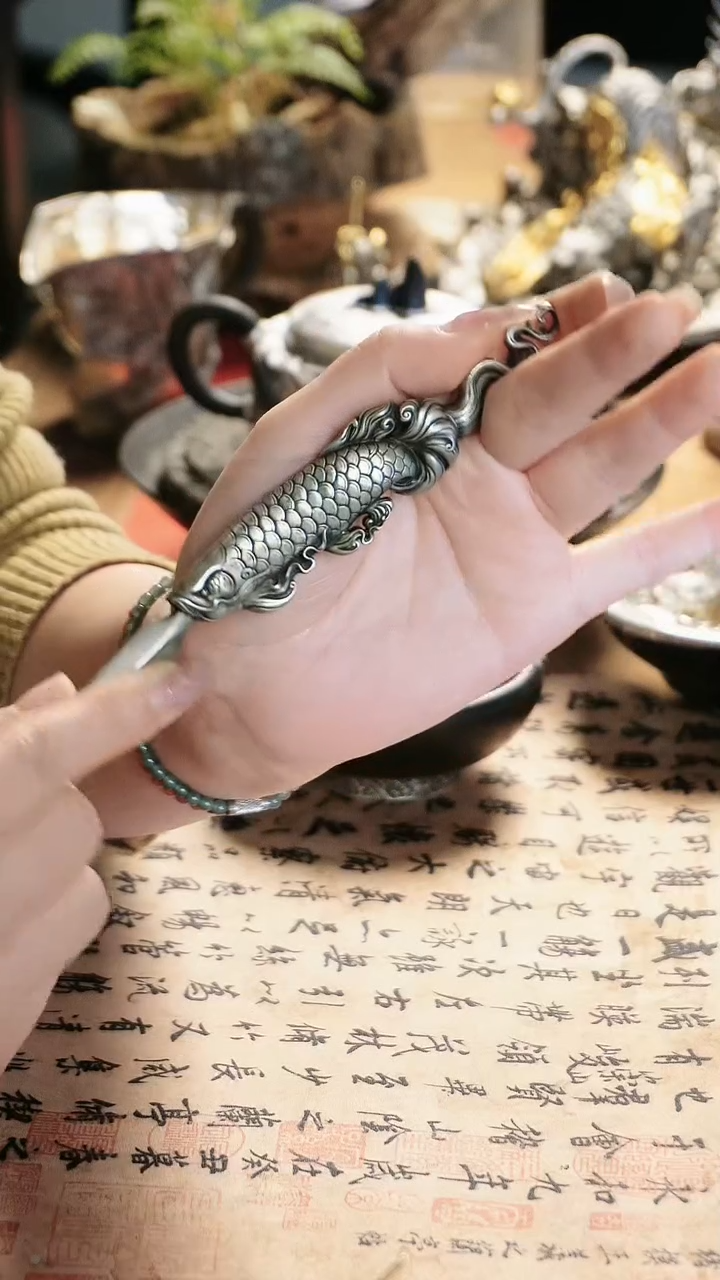 【闪购商品】复古白铜银色龙鱼设计