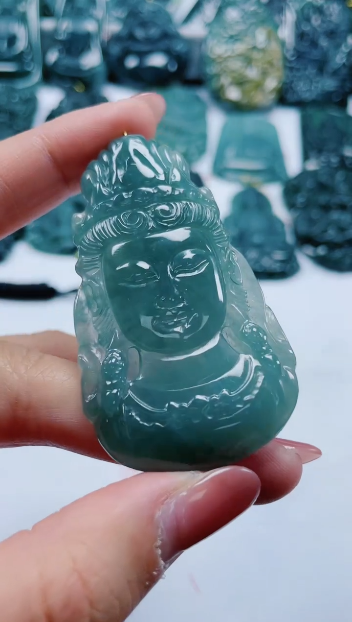 【闪购商品】翡翠颈饰未镶嵌            