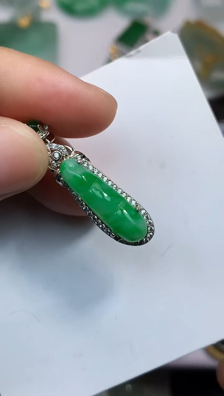 颈饰银S925镶嵌翡翠吊坠