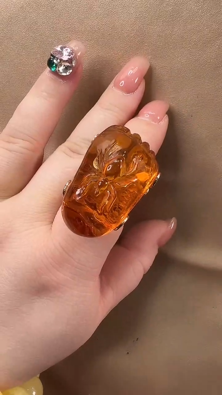 琥珀颈饰未镶嵌戒指