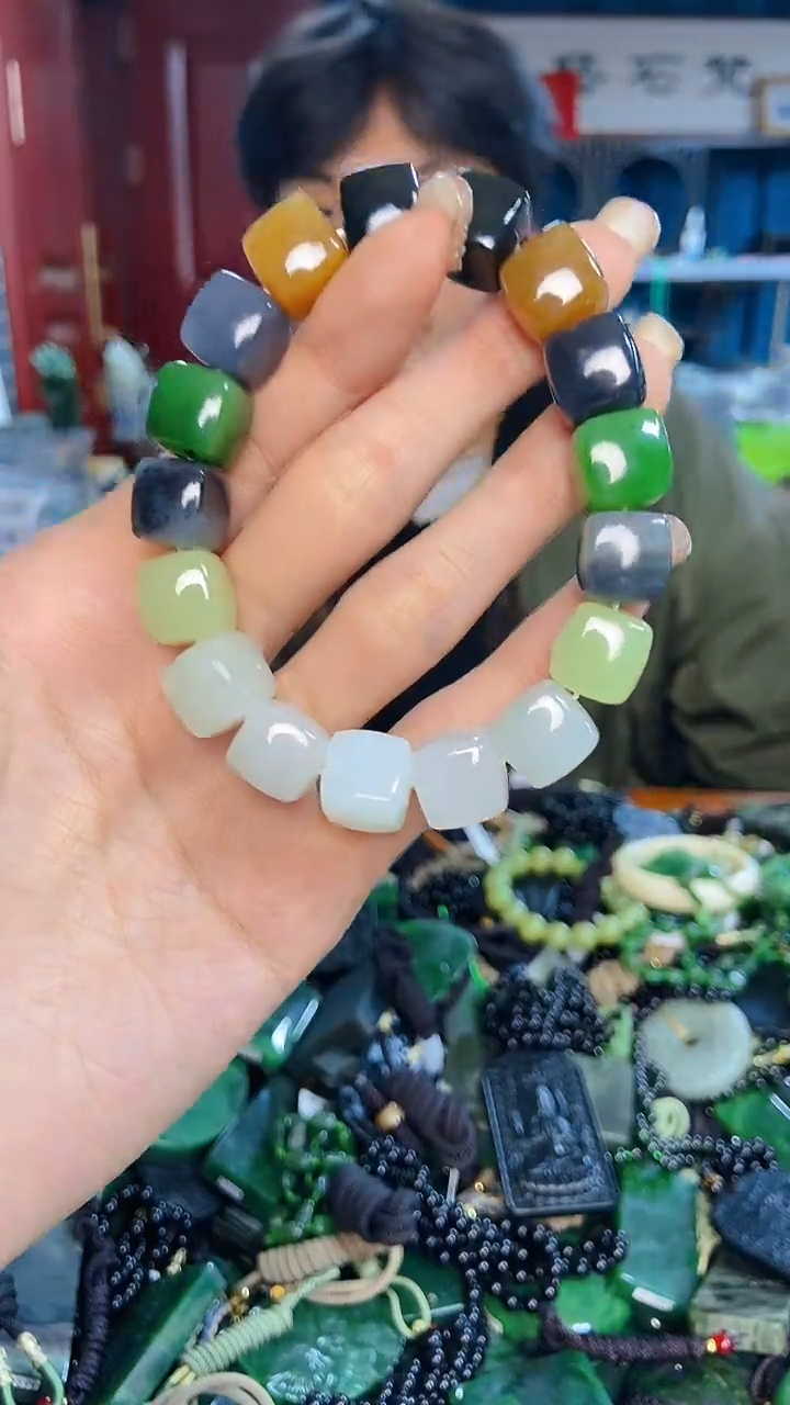 未镶嵌和田玉挂件1