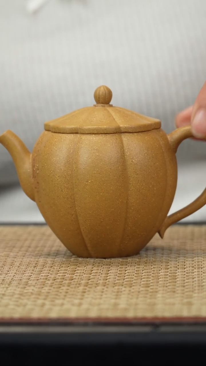 【闪购商品】紫砂茶壶黄金段筋纹宫灯170c