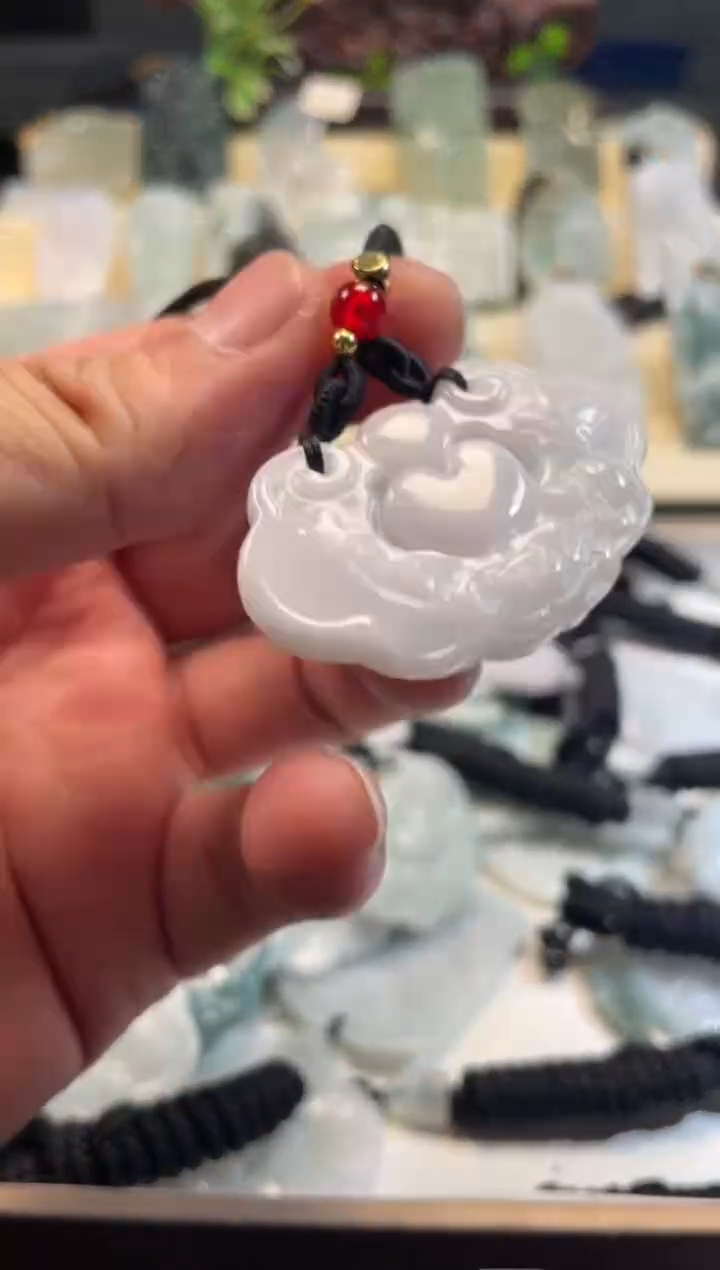 颈饰未镶嵌翡翠12/06/044