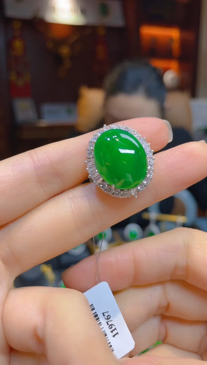 【闪购商品】翡翠戒指银S925镶嵌115767天然A货翡翠蛋面戒指