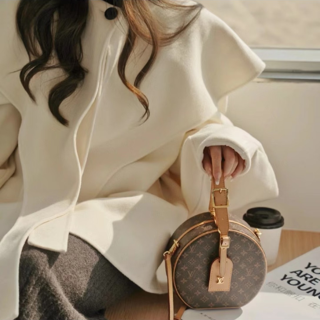 95新 LV 路易威登 大硬饼圆饼包 中号