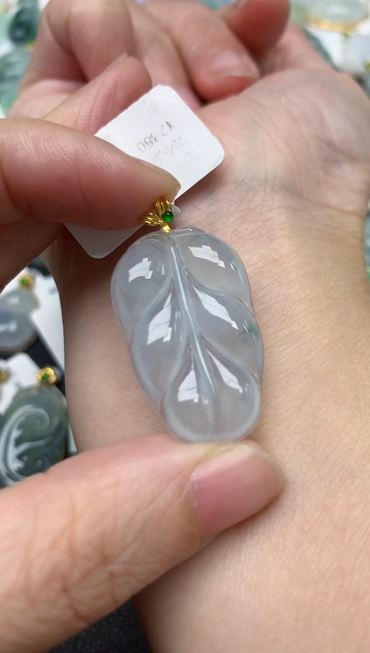 颈饰18K金镶嵌翡翠天然缅甸A货翡翠