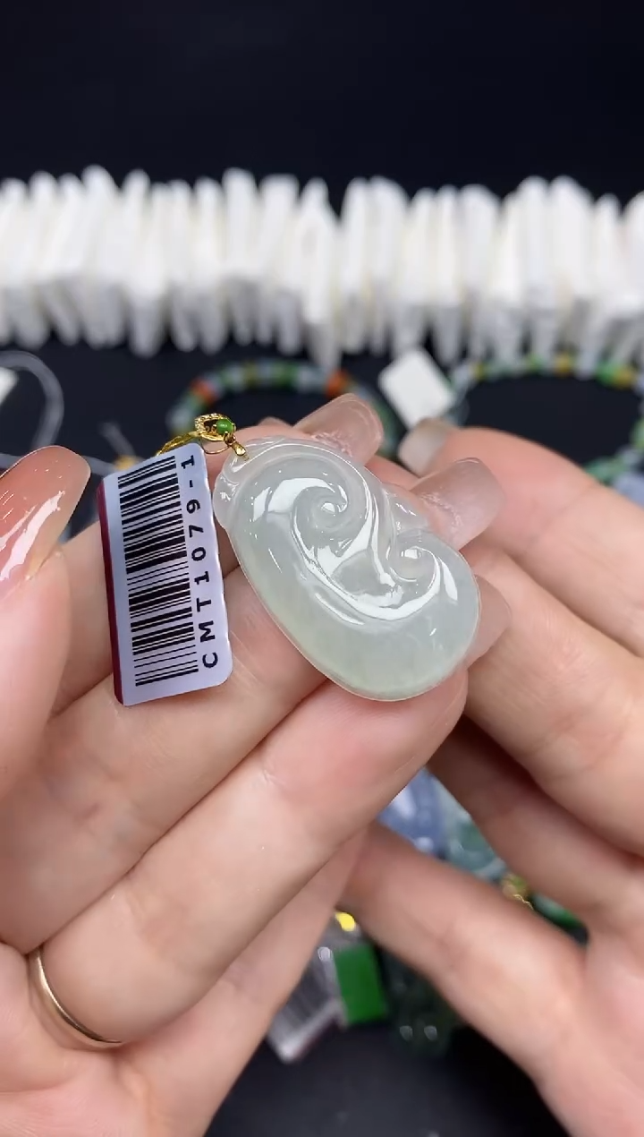 吊坠(不含链)18K金镶嵌翡翠如意18K金扣镶嵌@@CMT1079-1