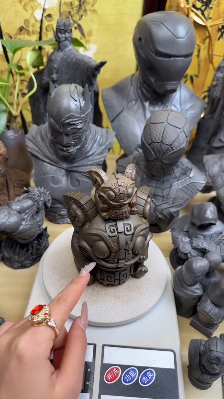 铁精致实心铁艺摆件吞金兽