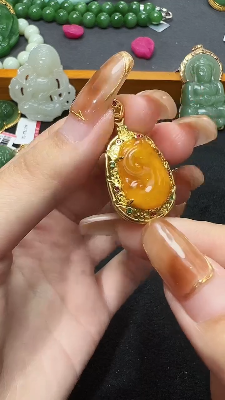 【闪购商品】蜜蜡吊坠(赠链)未镶嵌46