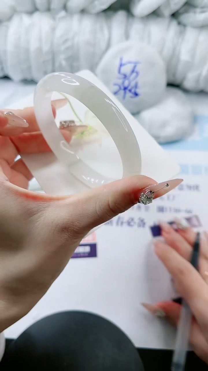 【闪购商品】石英质玉手镯未镶嵌多样性发货L403-62