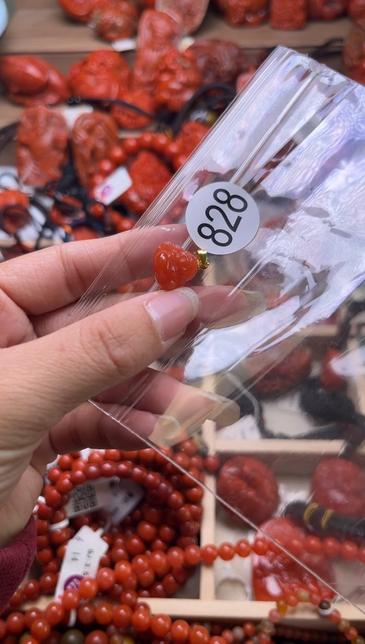 【闪购商品】南红玛瑙珠宝奇石未镶嵌828