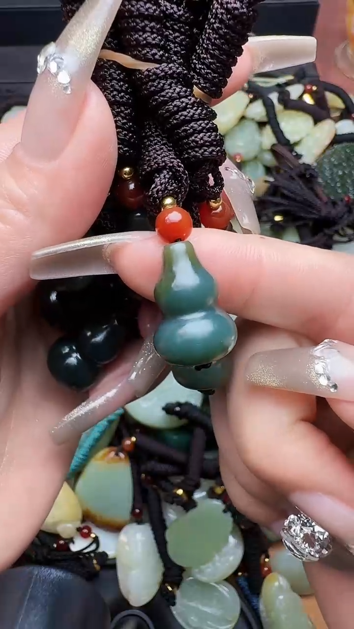 【闪购商品】和田玉颈饰未镶嵌葫芦