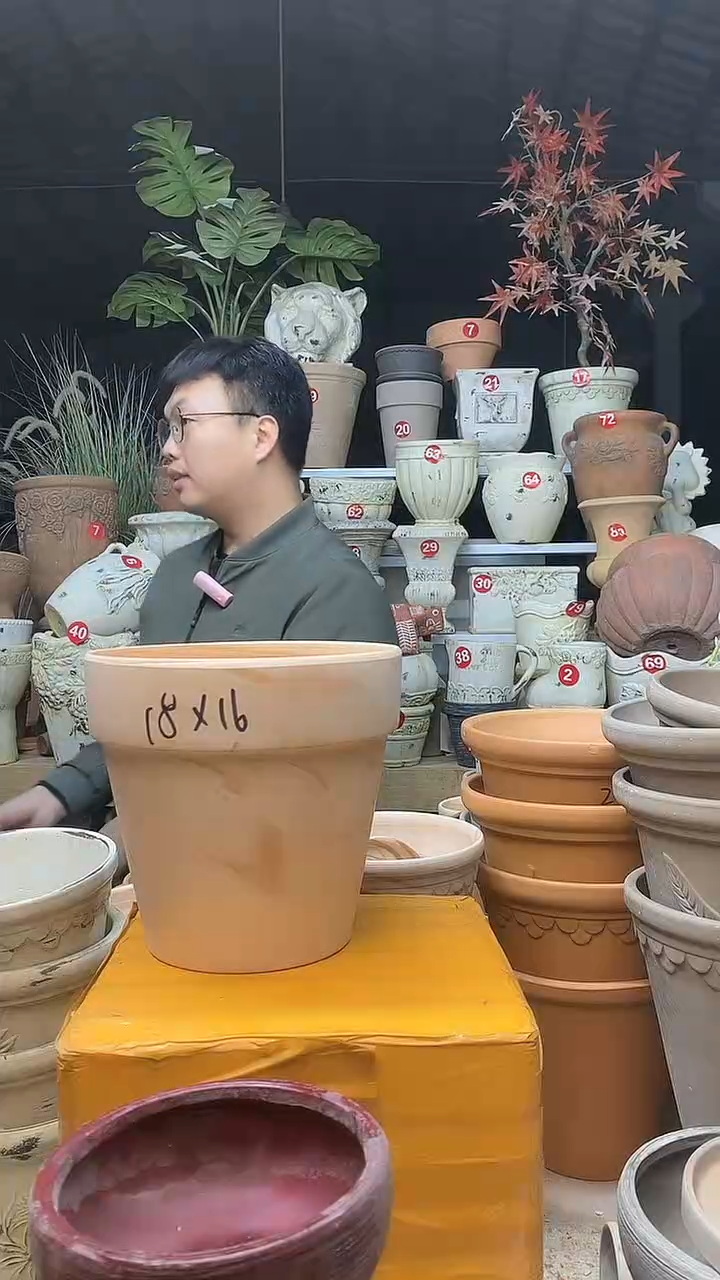 【闪购商品】缸1个18*16（红白）陶玛琪朵 无托无托