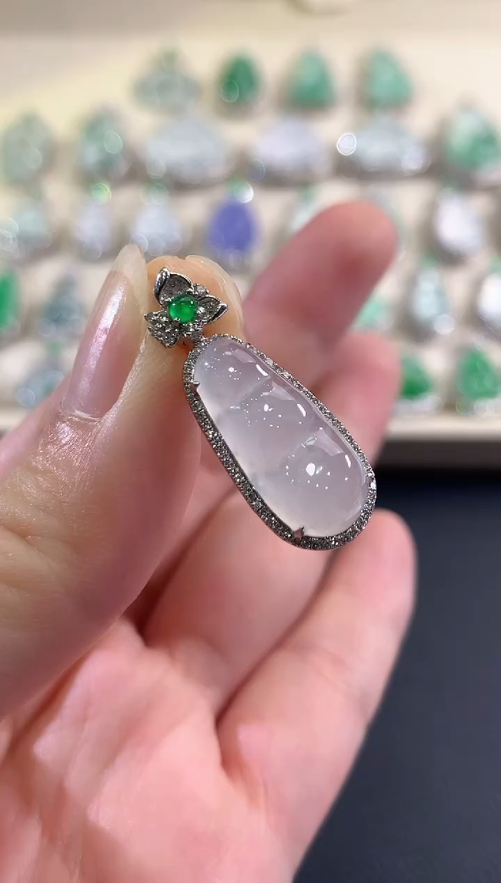 吊坠(不含链)18K金镶嵌翡翠b10      