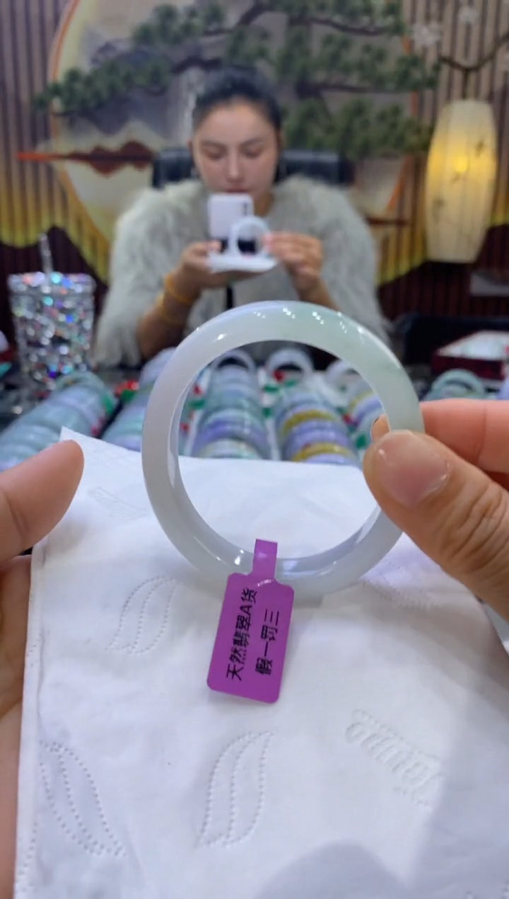 【闪购商品】翡翠手镯未镶嵌多人004540