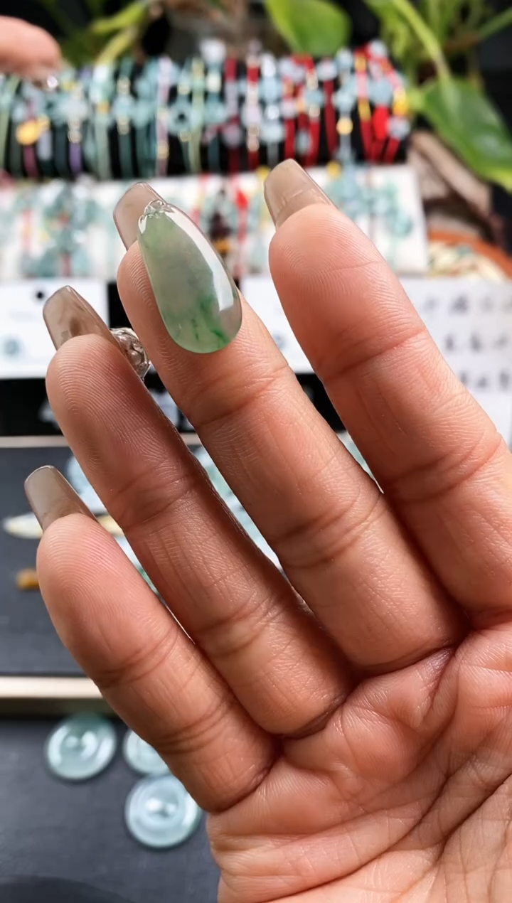 【闪购商品】翡翠裸石福瓜288一个