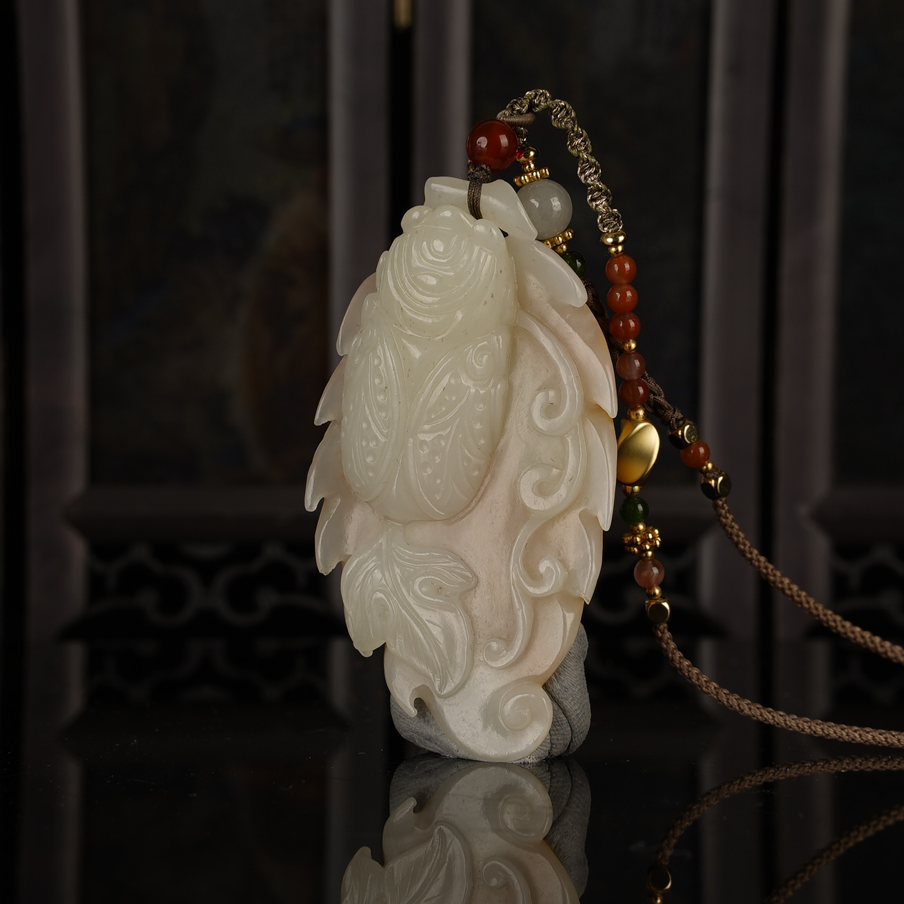 XJ10760二十世纪和田玉一叶蝉挂坠