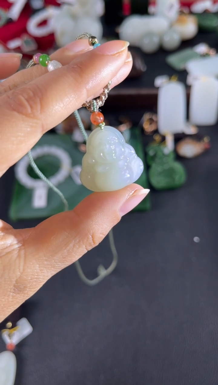 颈饰未镶嵌和田玉吊坠