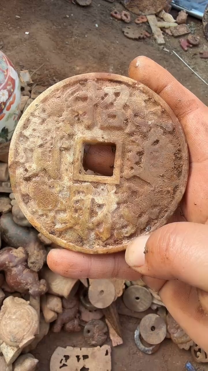 未镶嵌岫岩河磨玉（透闪石质玉）挂件殇*韵岫岩河磨玉