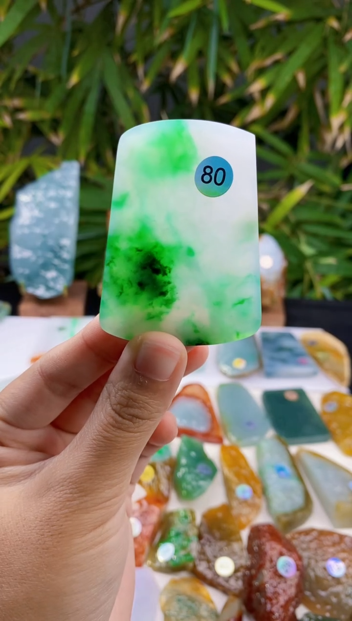 未镶嵌定制翡翠华*翡翠